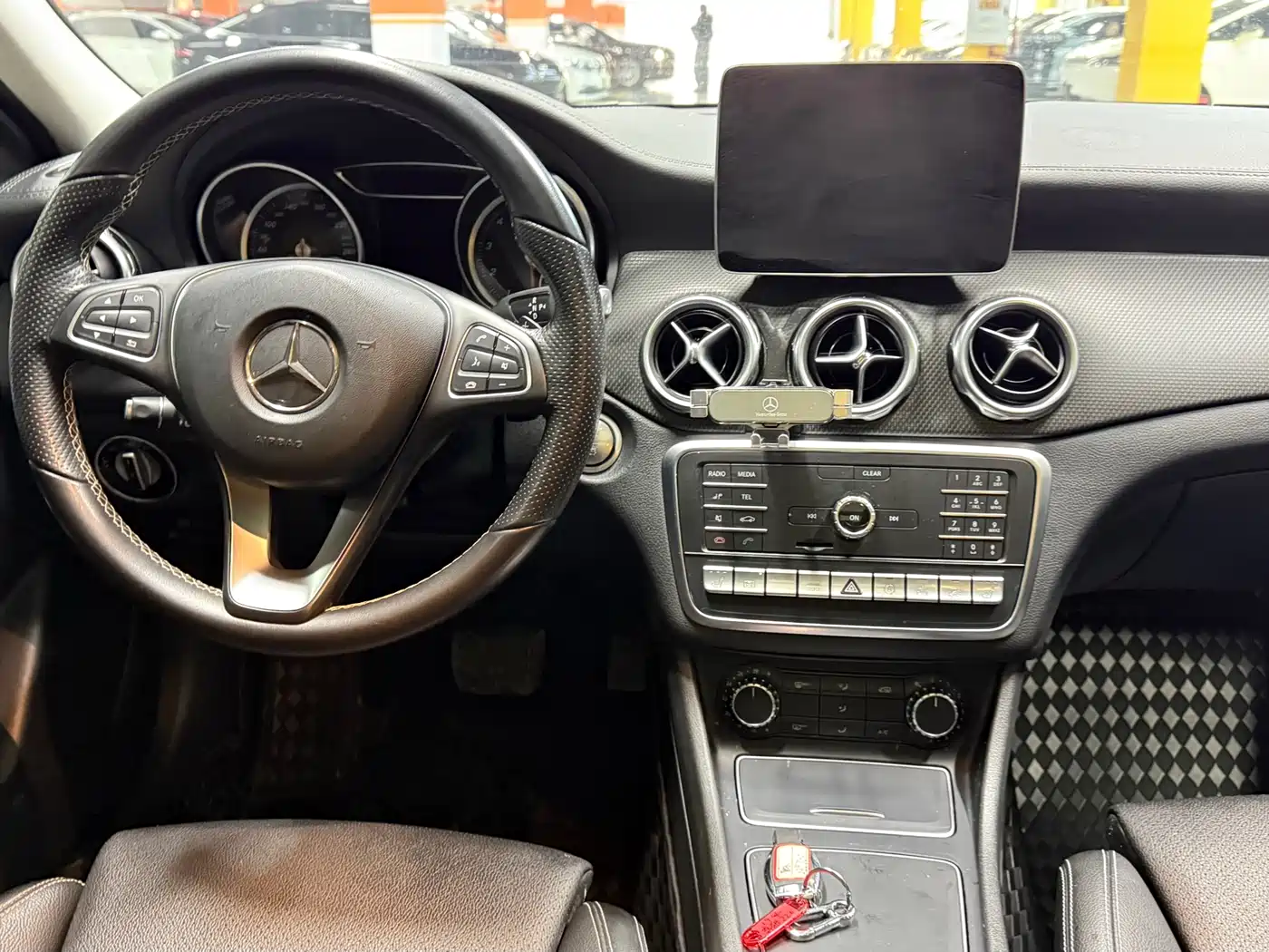 Mercedes-Benz GLA 2018 GLA 220 4MATIC Sport фото 15