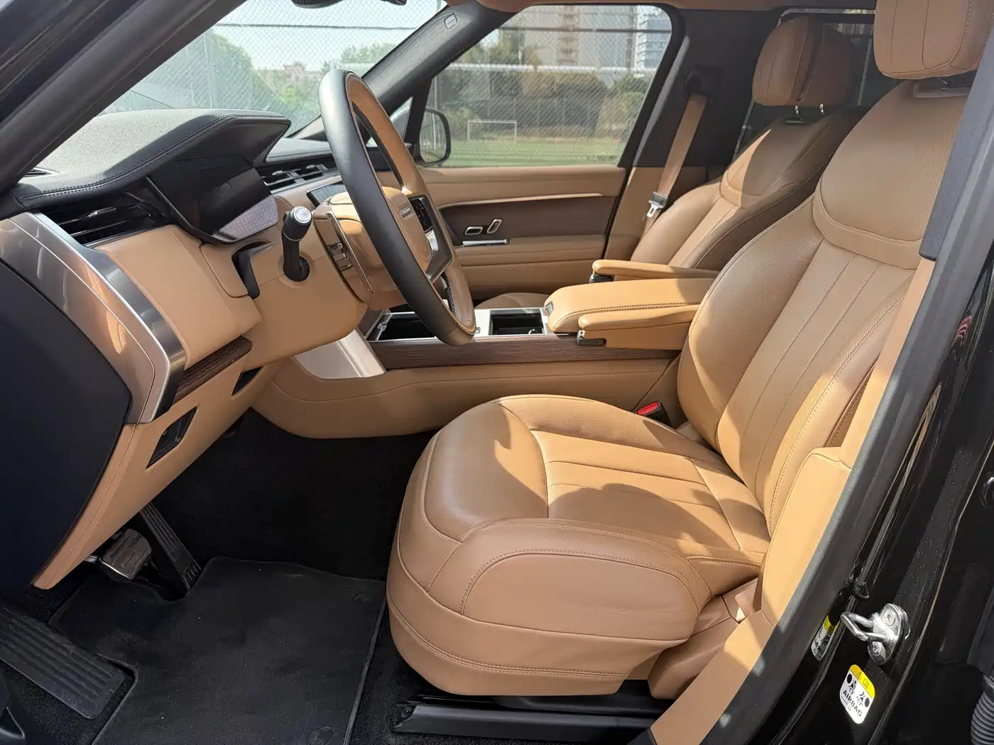 Land Rover Range Rover 2024 3.0 L6 400PS Genesis Extended фото 7