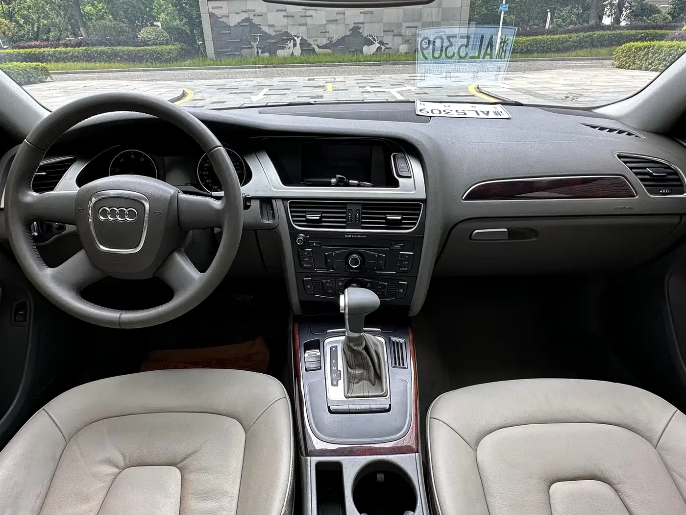 Audi A4L 2010 2.0 TFSI Standard фото 9