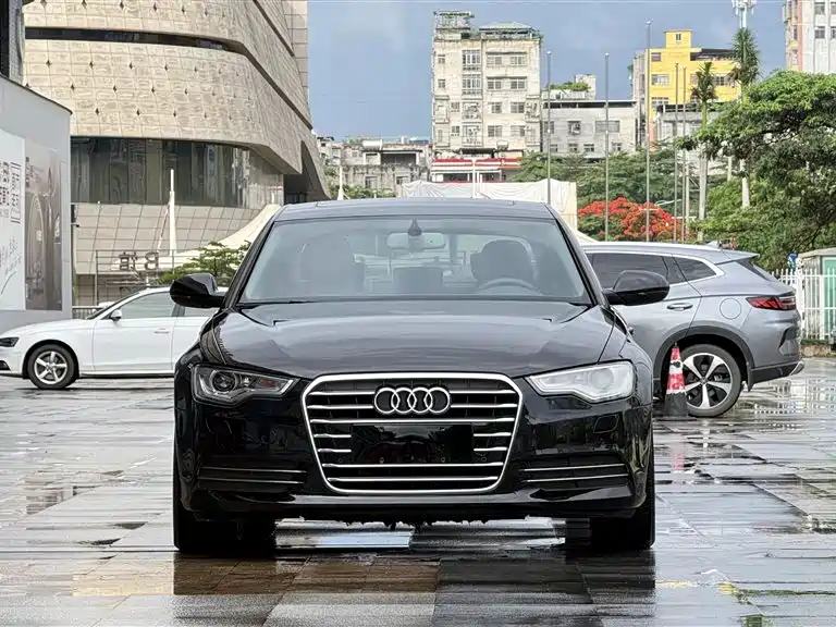 Audi A6L 2014 30 FSI Comfort фото 2