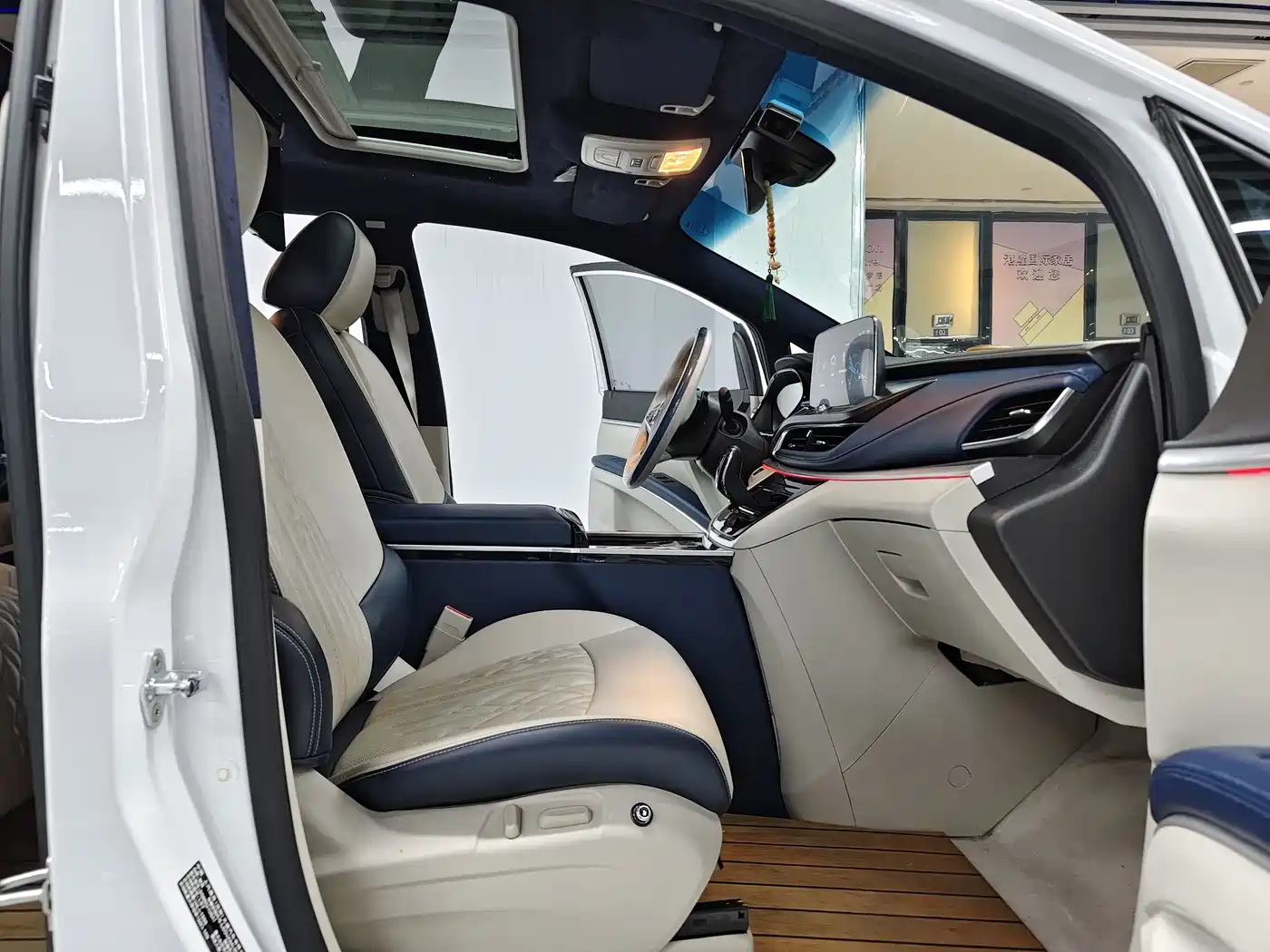 Buick GL8 2021 Land Business Class 652T Luxury фото 5