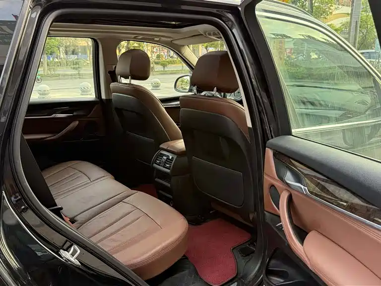 BMW X5 (Import) 2014 xDrive35i Leading фото 17