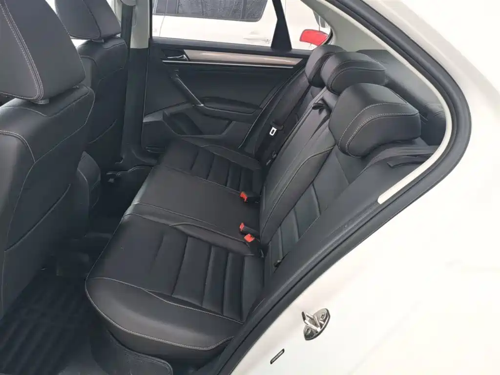 Volkswagen Bora 2018 1.5L Automatic Comfort фото 17