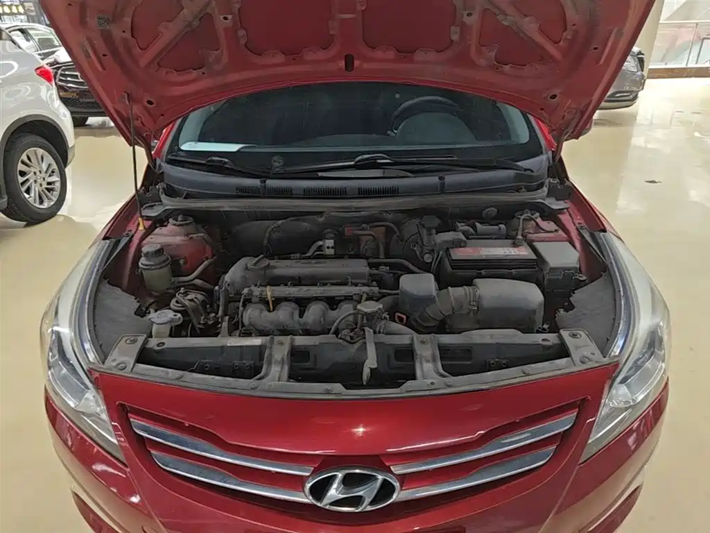 Hyundai Reina 2014 Model 1.4L Automatic GLX фото 20