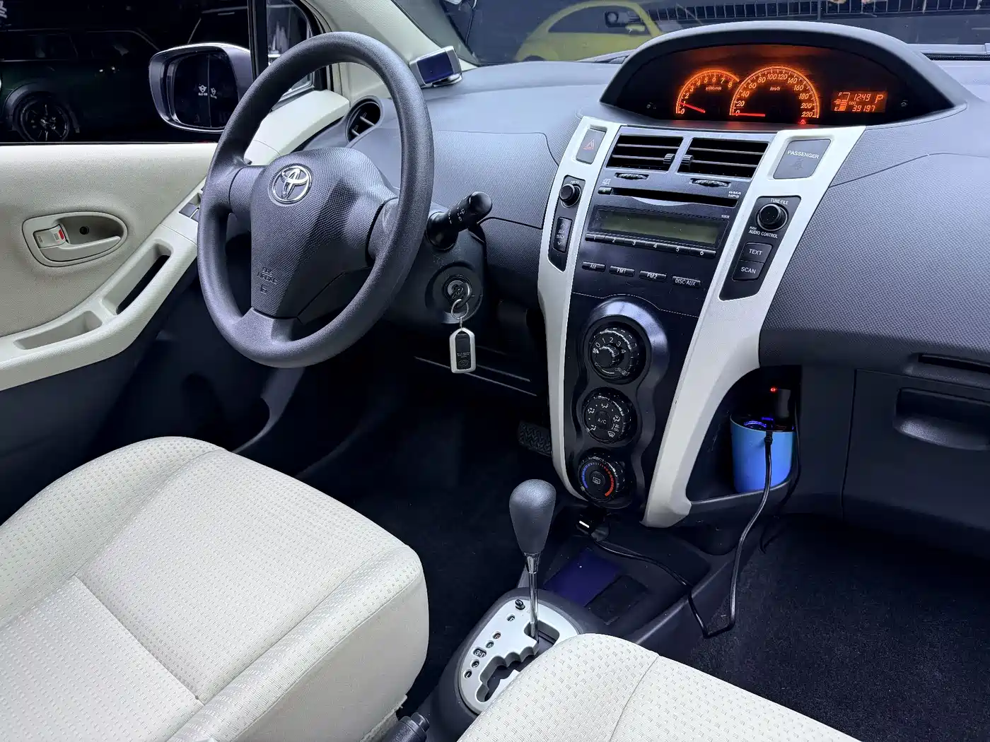 Toyota Yaris 2011 2011 1.6E Auto Charm Edition