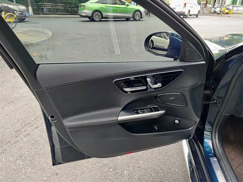 Mercedes-Benz C-Class 2024 C 260 L Sport фото 6
