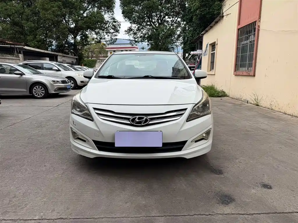 Hyundai Verna 2014 1.4L Automatic Smart GLS фото 2