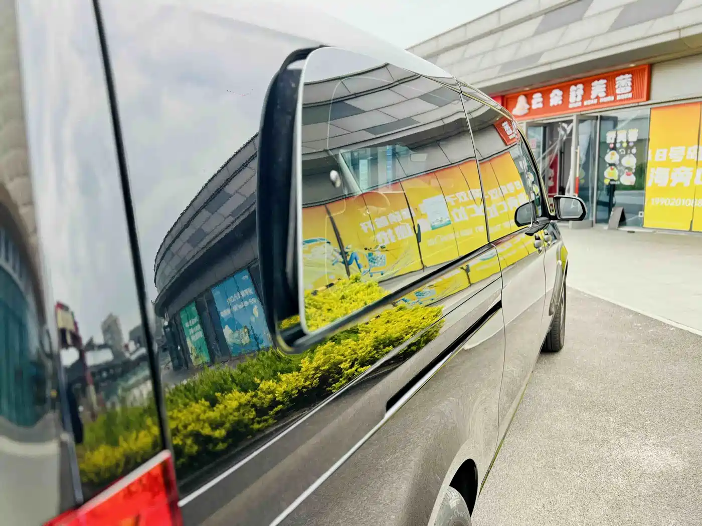 Mercedes-Benz Vito 2023 2.0T Elite 7-Seater фото 8