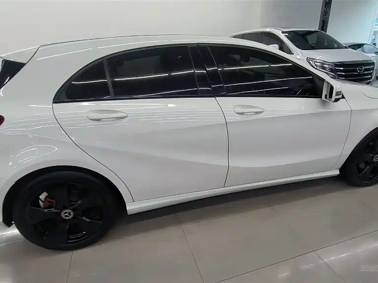 Mercedes-Benz A-Class (Import) 2017 Facelift A 200 Fashion фото 13