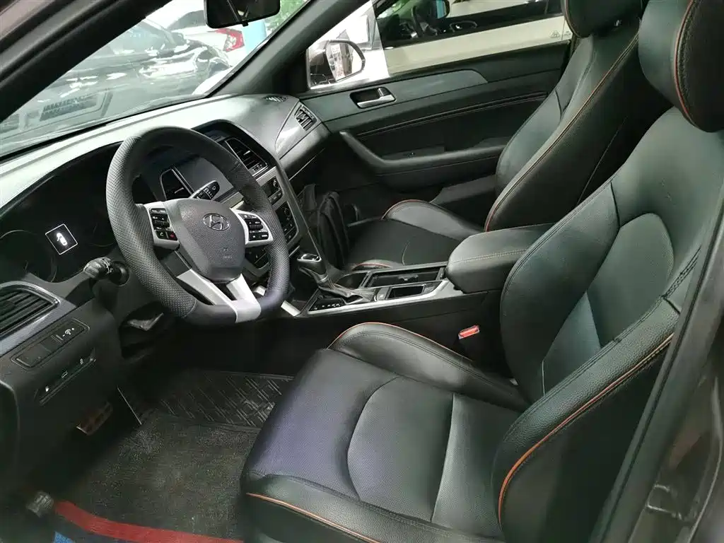 Hyundai Sonata 2015 1.6T GLS Smart фото 15