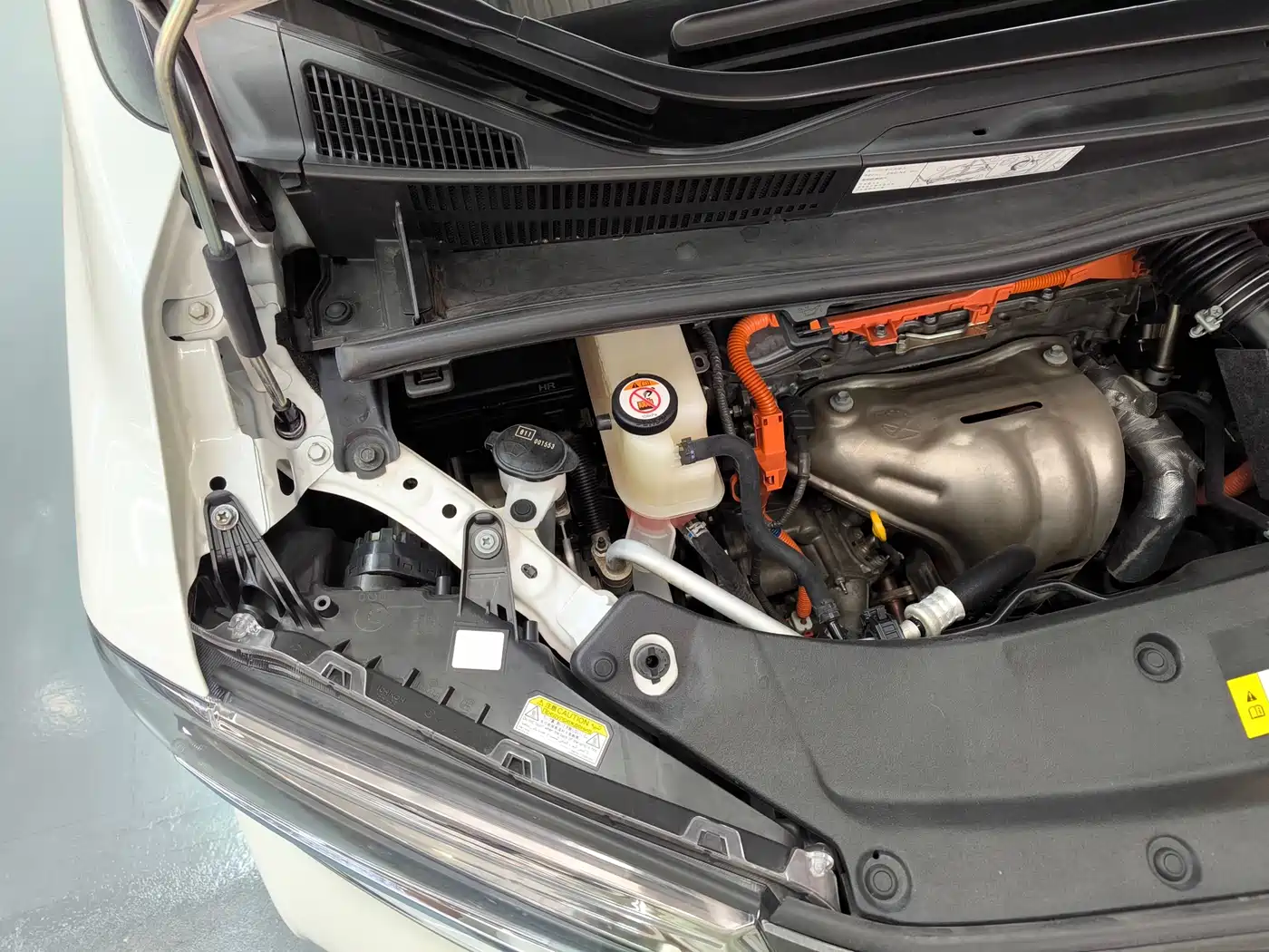 Toyota Alphard 2019 Hybrid 2.5L Luxury фото 35