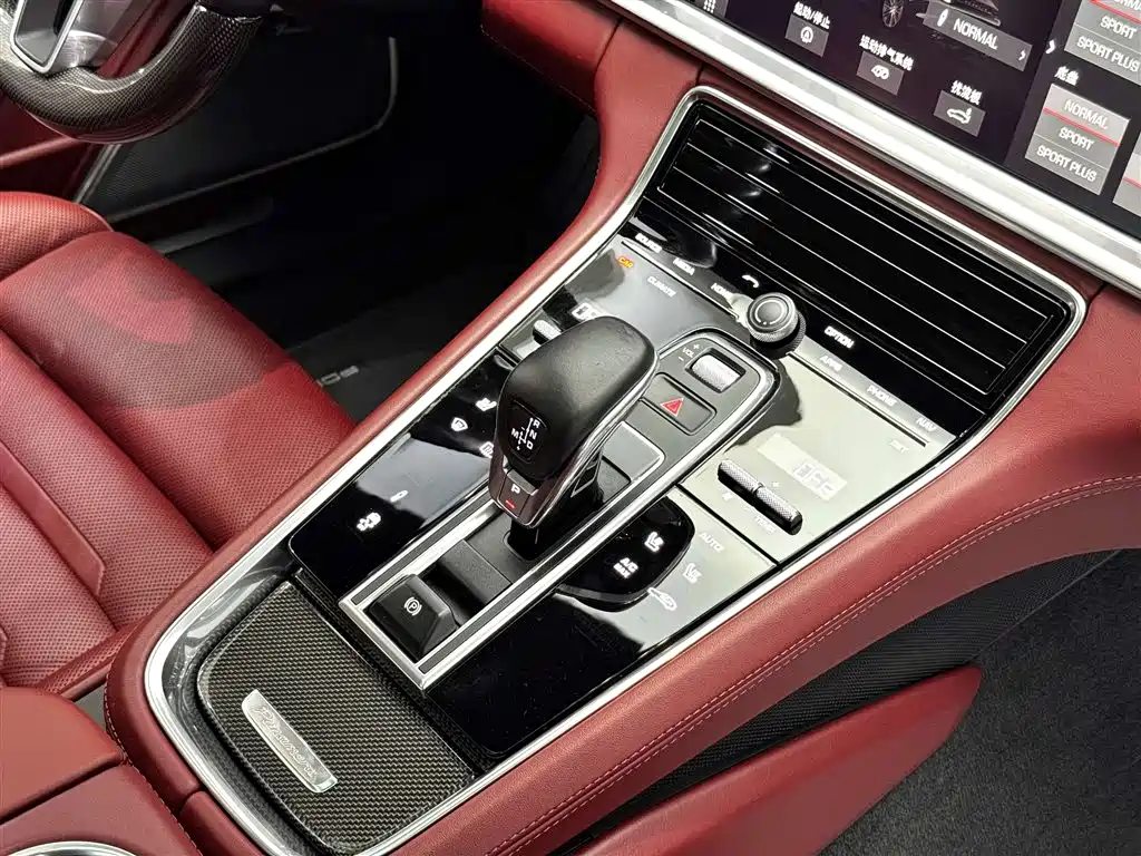 Porsche Panamera 2017 Panamera Turbo 4.0T фото 30