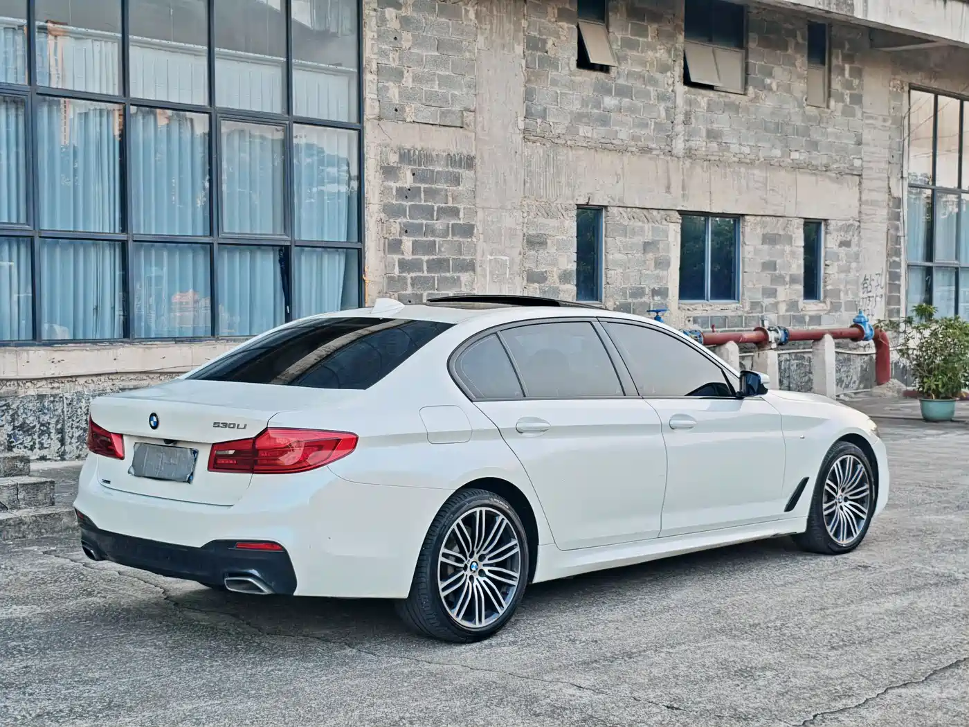 BMW 5 Series 2018 530Li xDrive M Sport Package фото 12