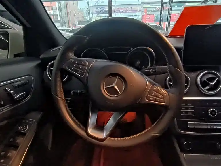 Mercedes-Benz A-Class (Import) 2017 Facelift A 200 Fashion фото 15
