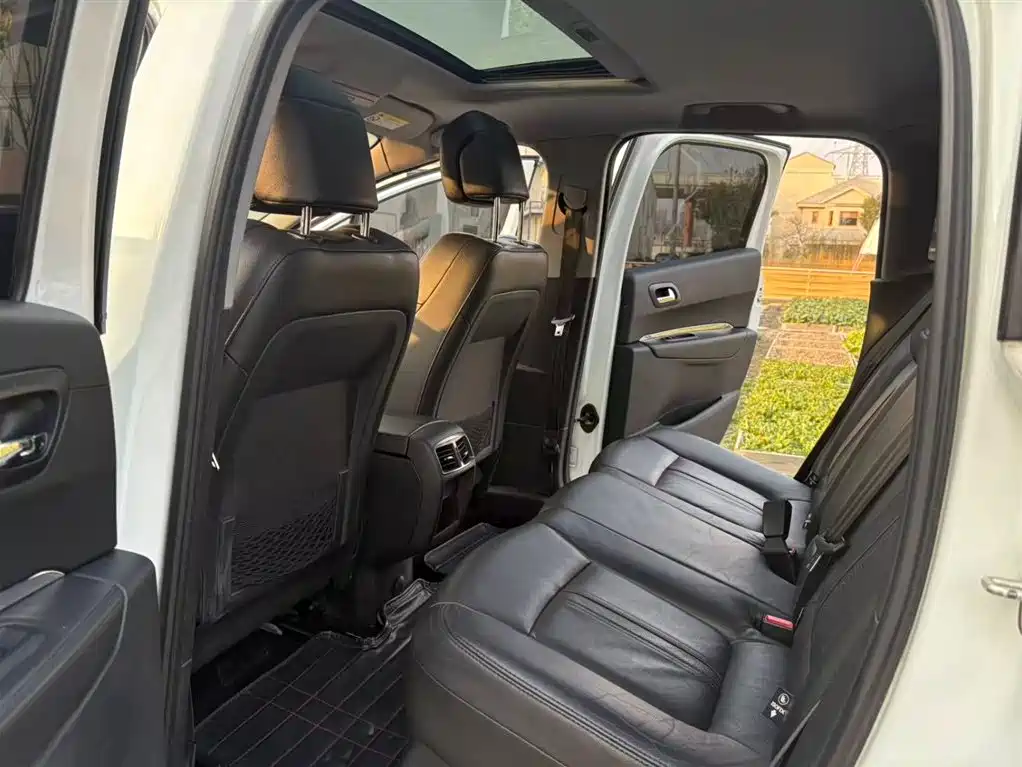 Peugeot 3008 2014 1.6THP Roland Garros Edition фото 9