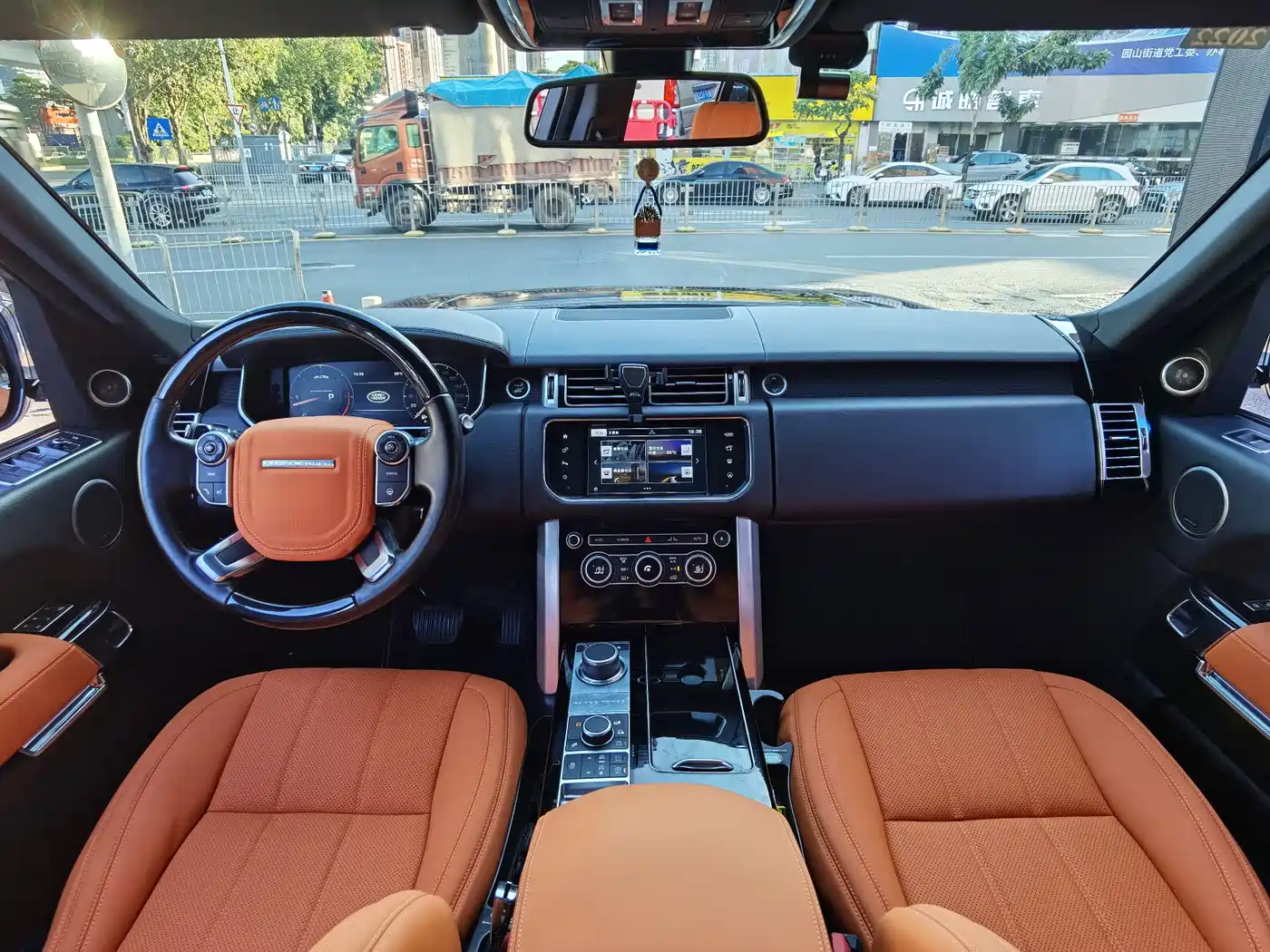 Land Rover Range Rover 2015 3.0 TDV6 Vogue фото 10