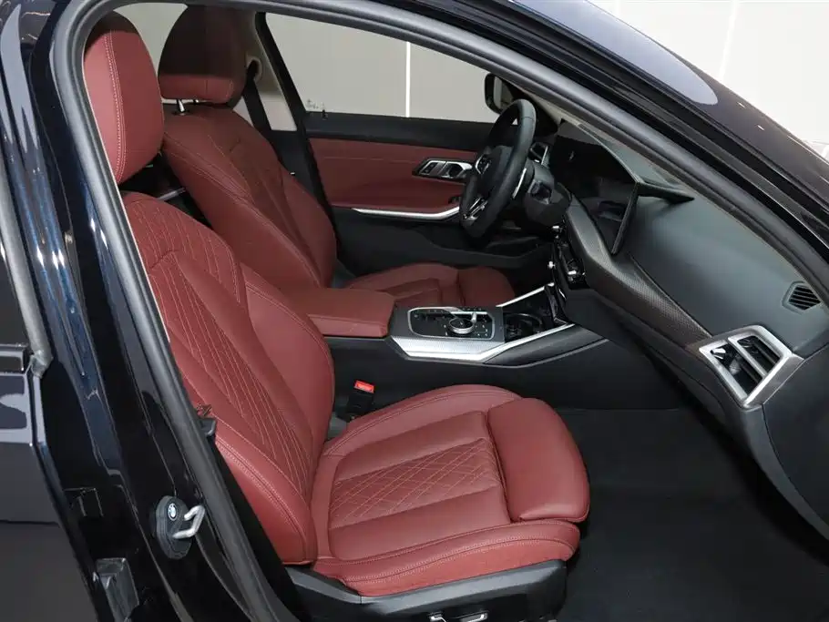 BMW 3 Series 2025 330Li M Sport Night Edition фото 19