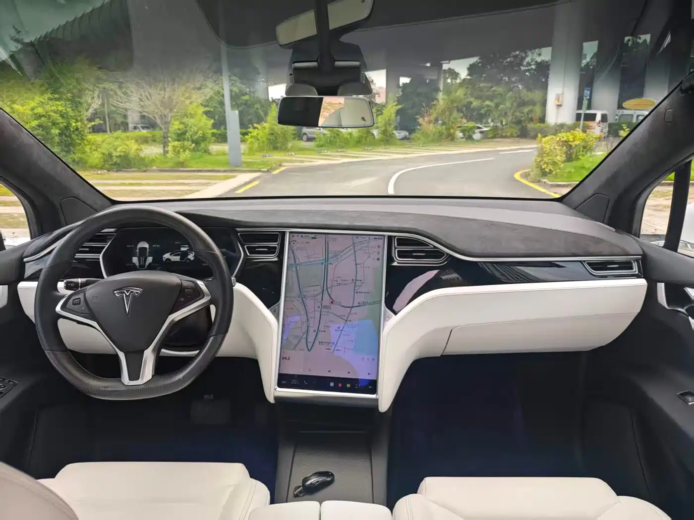 TESLA MODEL X