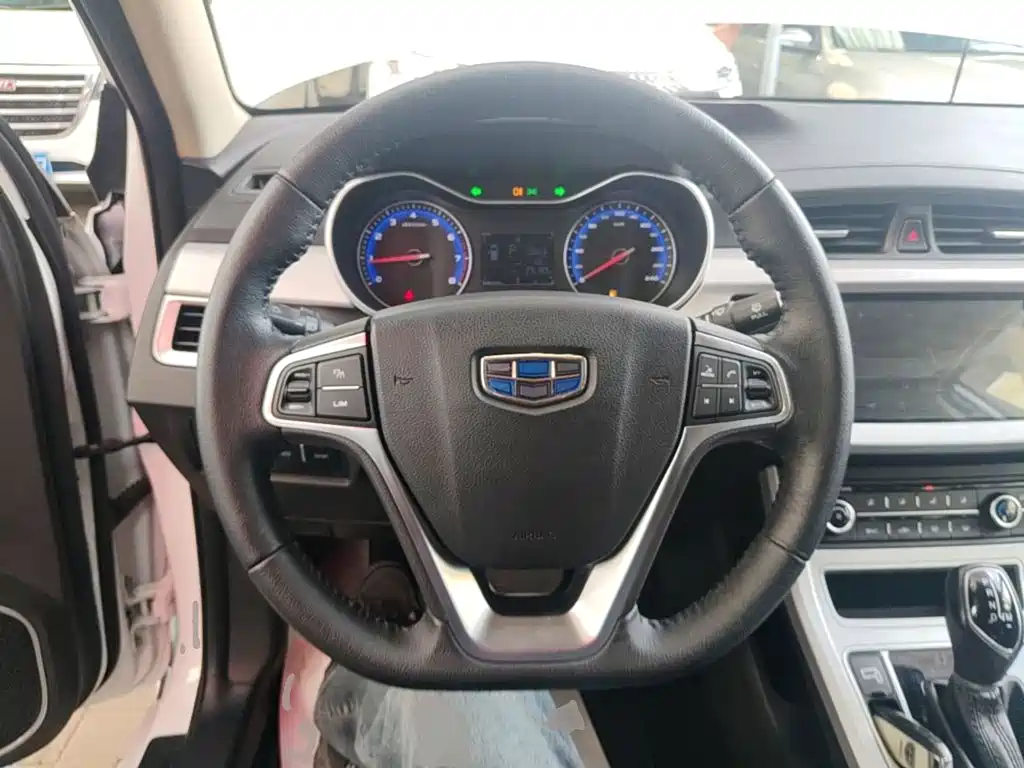 Фото 11 - Geely Vision