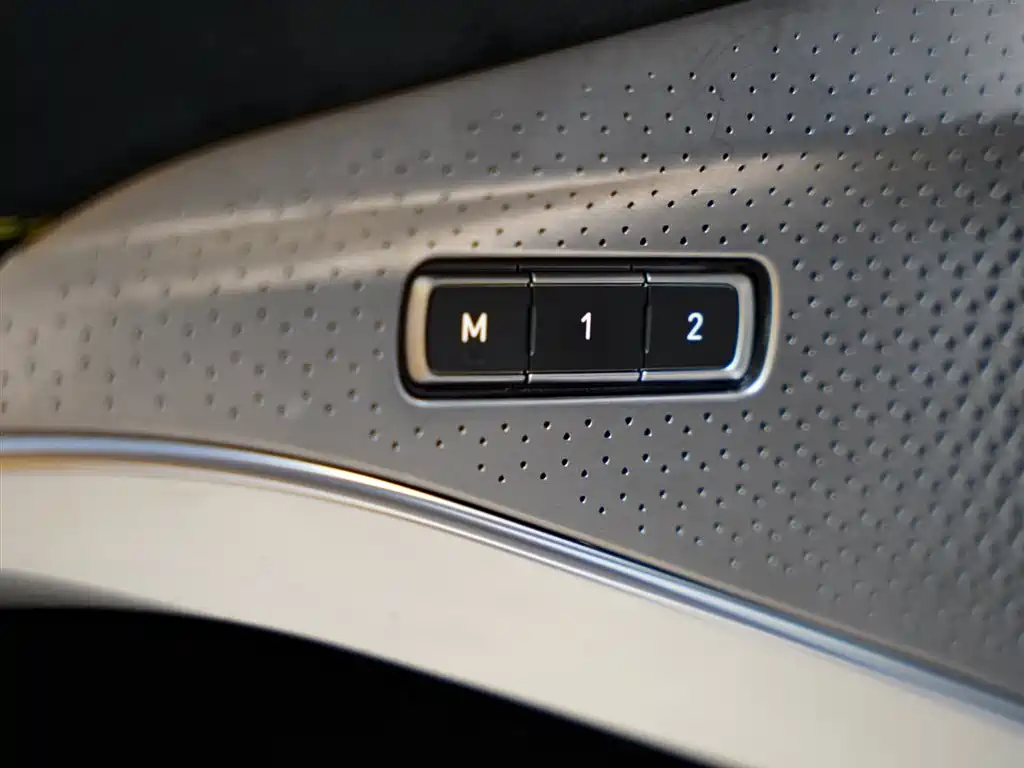 Lotus Cars EMIRA 2022 3.5T V6 Manual First Edition фото 30