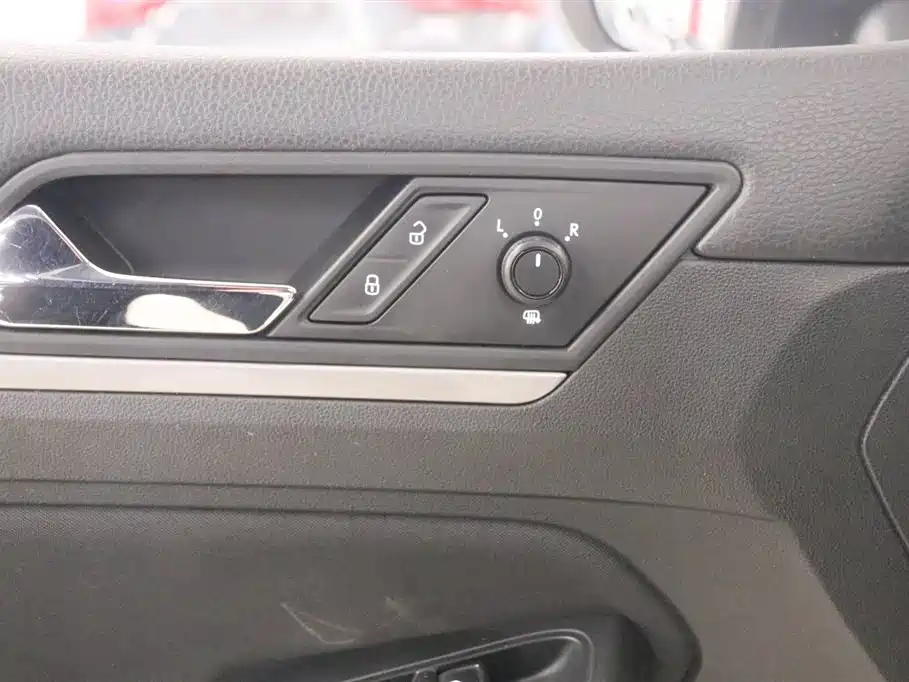 Volkswagen Lamando 2017 230TSI DSG Trend Edition фото 10