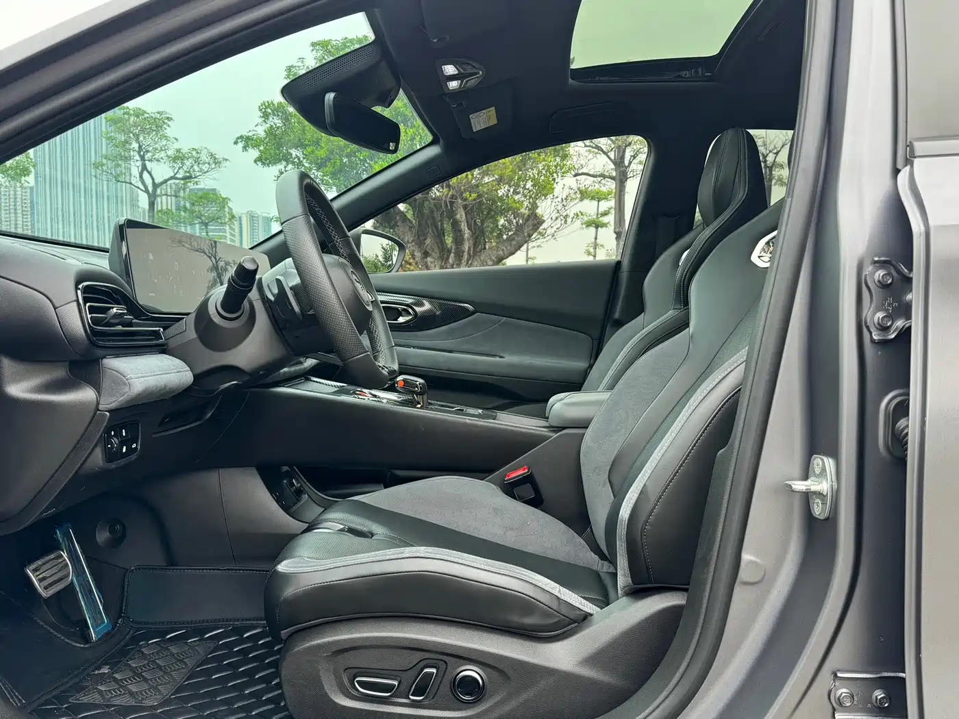 GAC Trumpchi Trumpchi Emkoo 2023 400T Auto R MAX фото 4