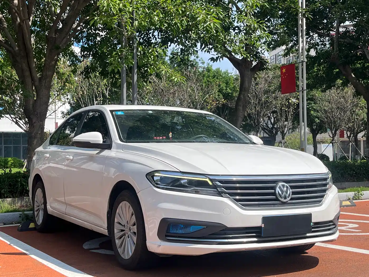 Volkswagen Lavida 2019 1.5L Automatic Comfort Edition China VI фото 3