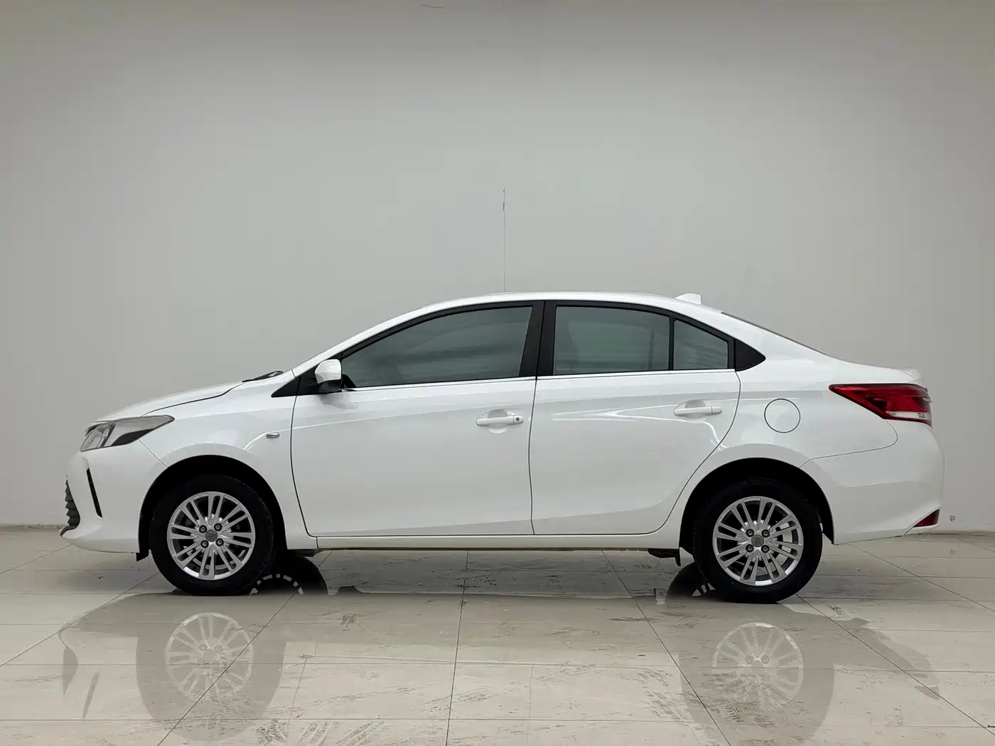 Toyota Vios 2017 1.5L CVT Pioneer фото 7