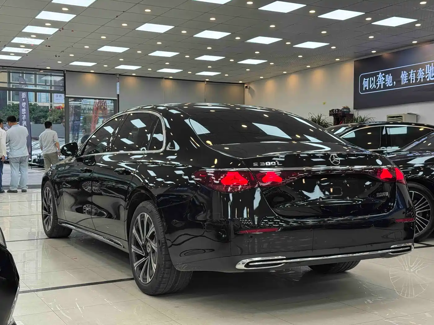 Mercedes-Benz E-Class 2025 E 300 L Luxury фото 18