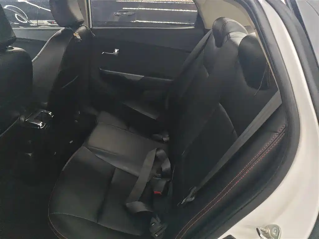 Kia K2 2015 Sedan 1.4L MT GLS фото 14