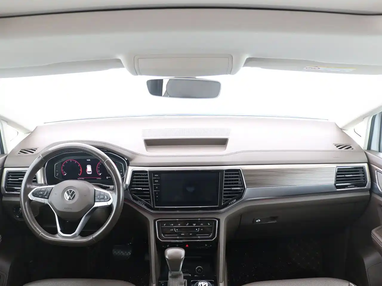 Volkswagen Viloran 2020 380TSI Premium фото 14