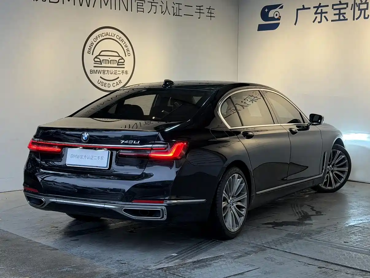 BMW 7 Series 2021 Model 740Li Leading Luxury Package фото 4