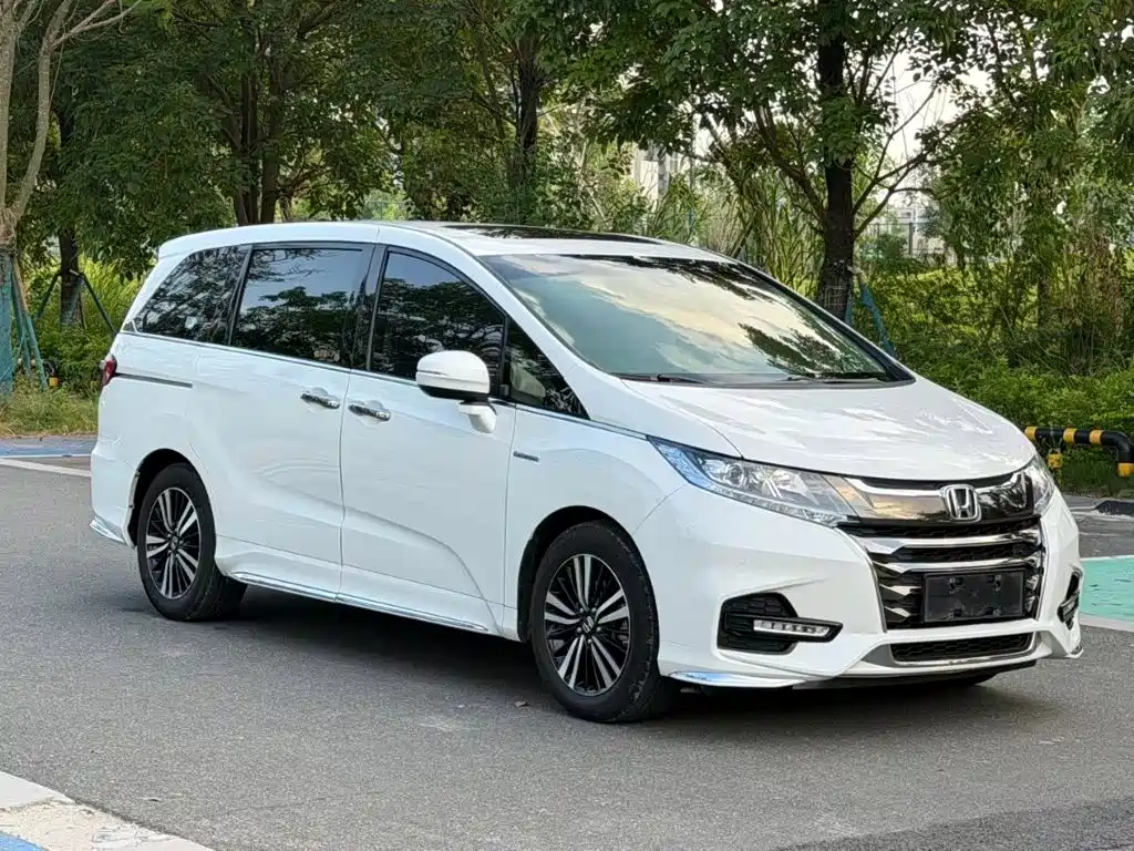 Фото 3 - Honda Odyssey