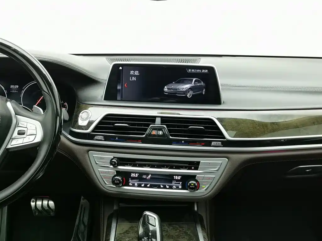 BMW 7 Series 2018 740Li Leading Type Excellence Package фото 12