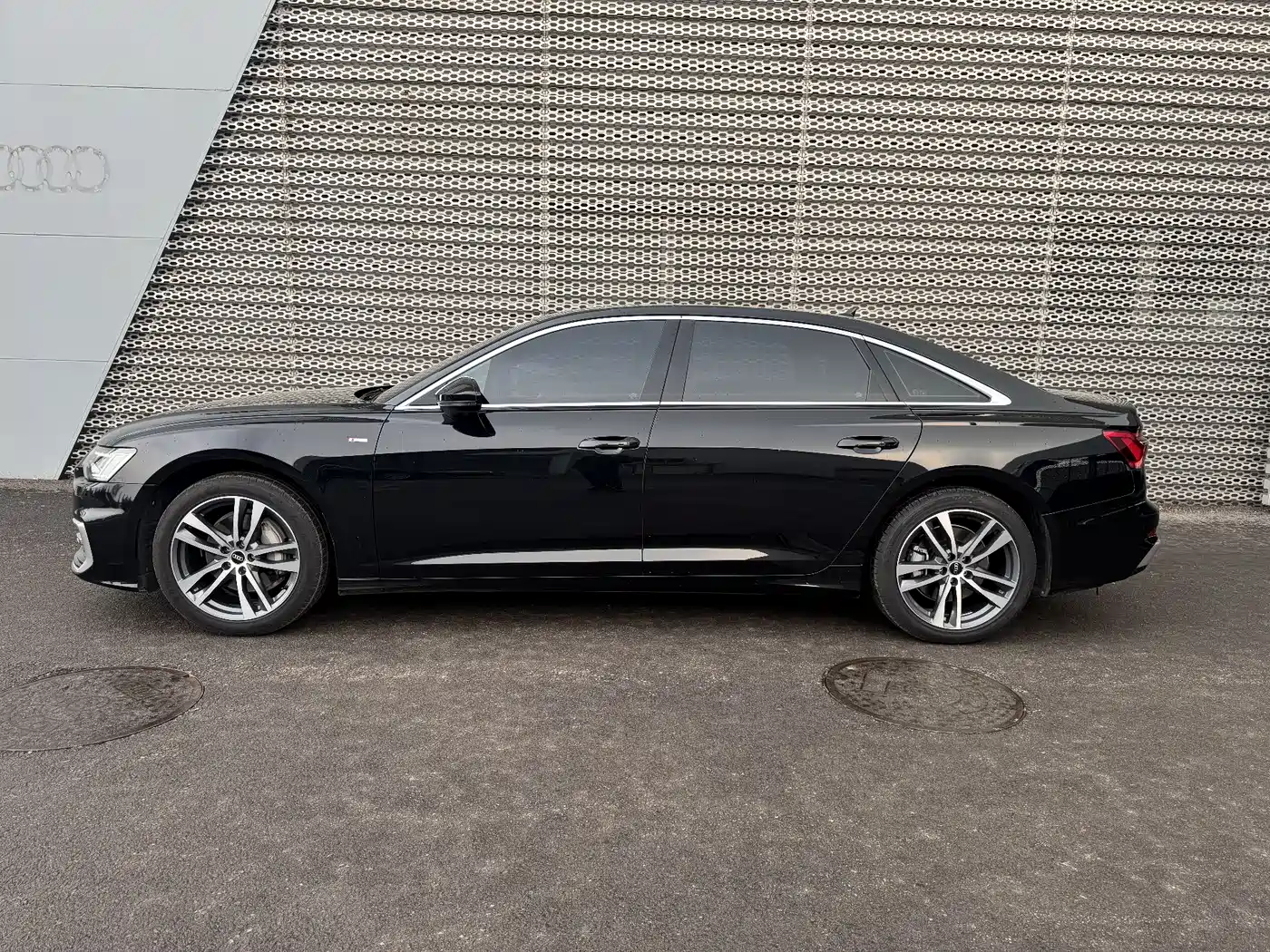 Audi A6L 2023 40 TFSI Luxury Dynamic фото 4