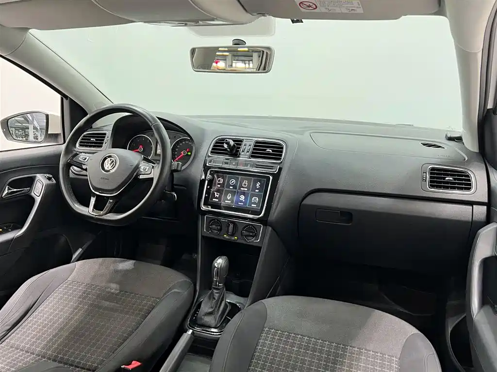 Volkswagen Polo 2018 1.5L Auto Comfort фото 13