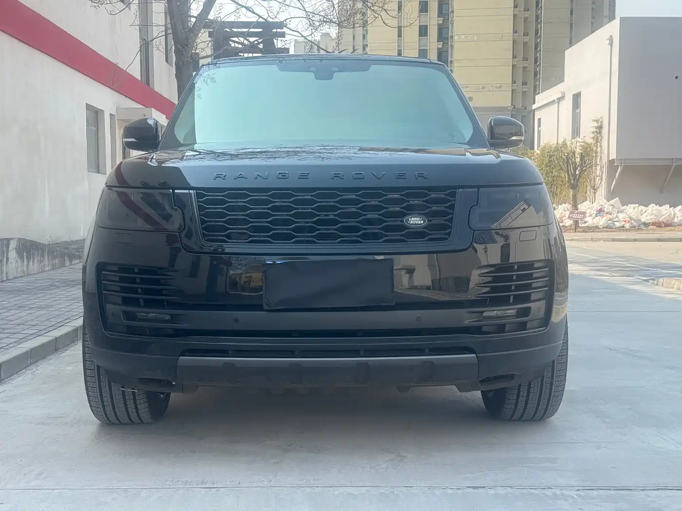 Land Rover Range Rover 2022 3.0 L6 360PS Heritage Edition фото 2