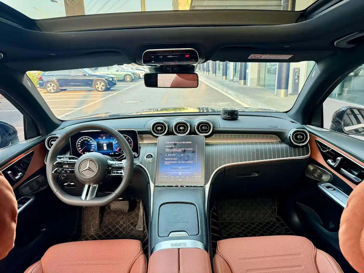 Mercedes-Benz GLC 2023 Facelift GLC 260 L 4MATIC Luxury 5-Seater фото 5