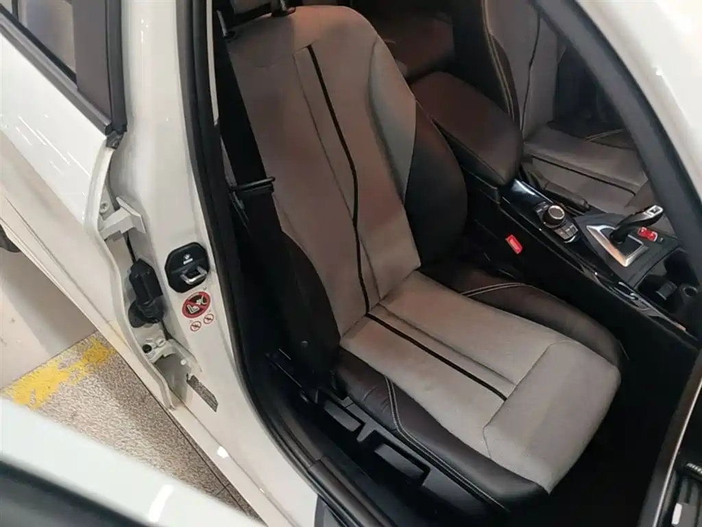 BMW 1 Series (Import) 2013 Facelift 116i Urban Model фото 25