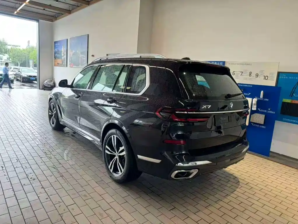 Фото 4 - BMW X7