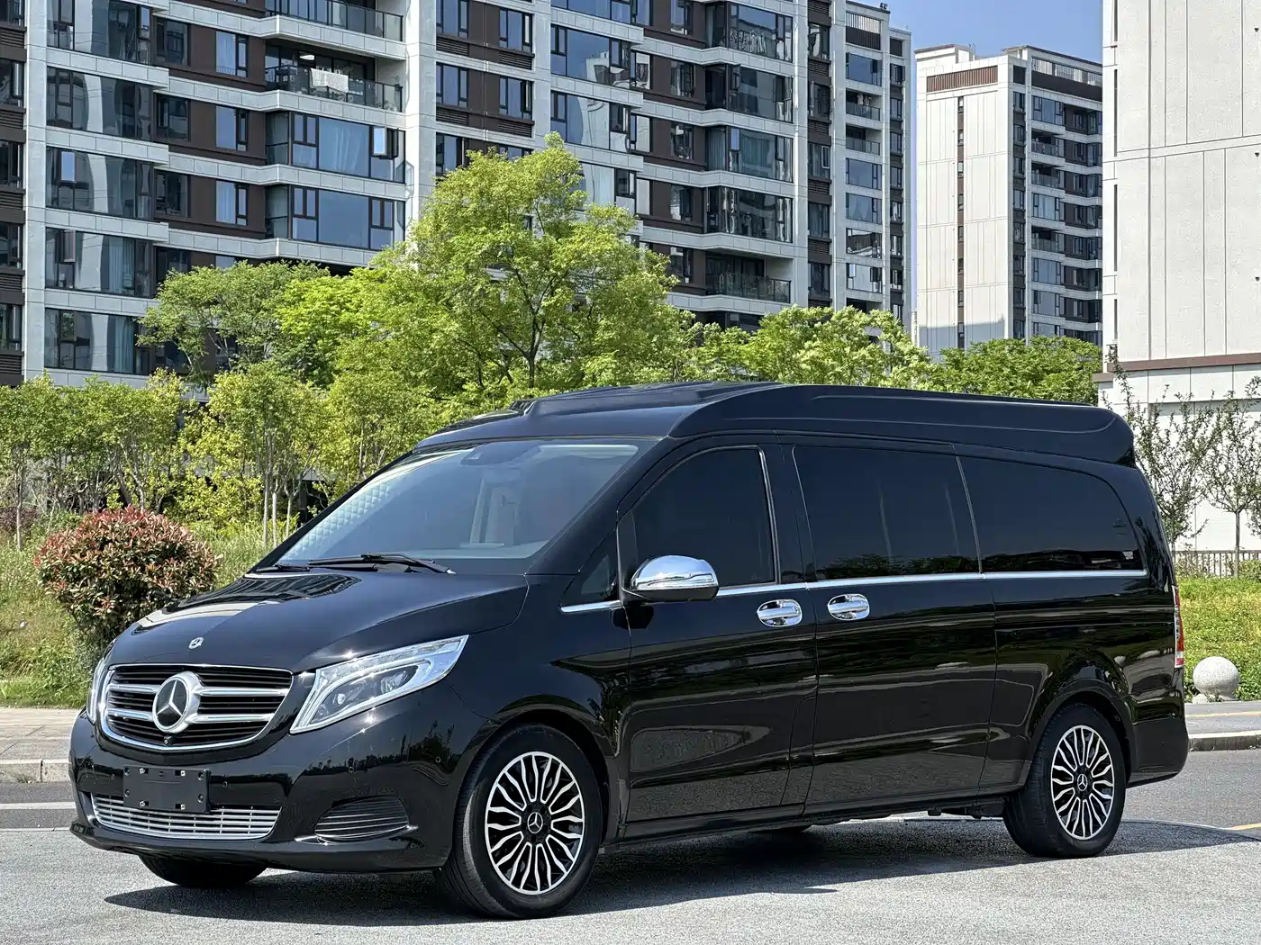 Mercedes-Benz V-Class 2017 Model V 260 L Premium Extended Edition