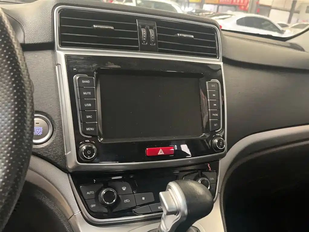 Haval M6 2019 1.5T DCT 2WD Value Edition (China VI) фото 4
