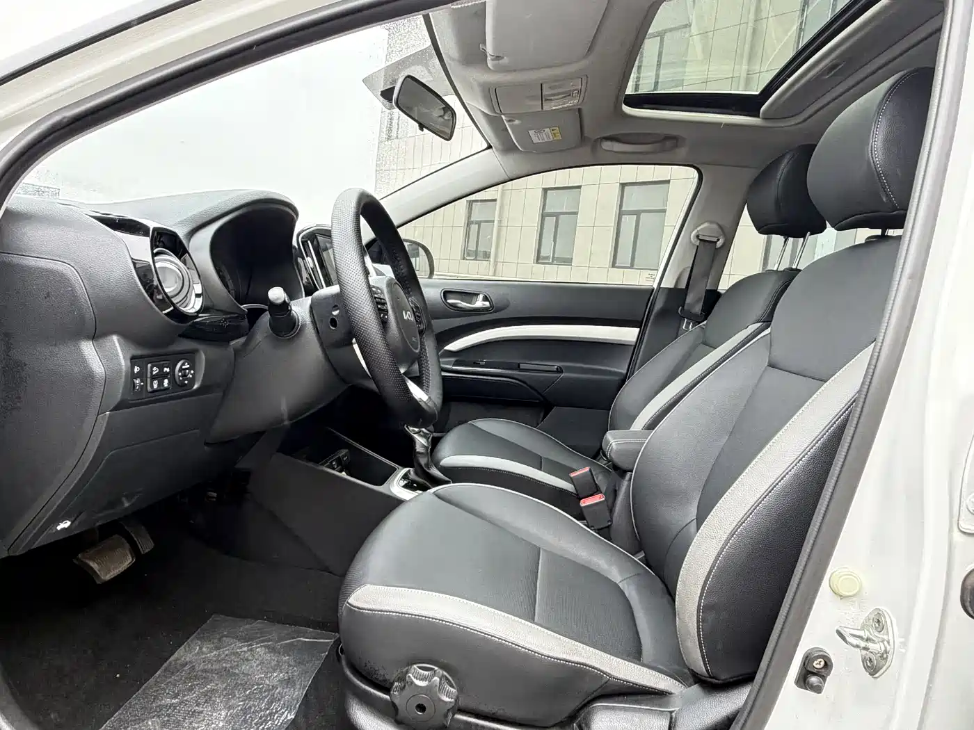 Kia KX1 2021 1.4L CVT Sunroof Version фото 12