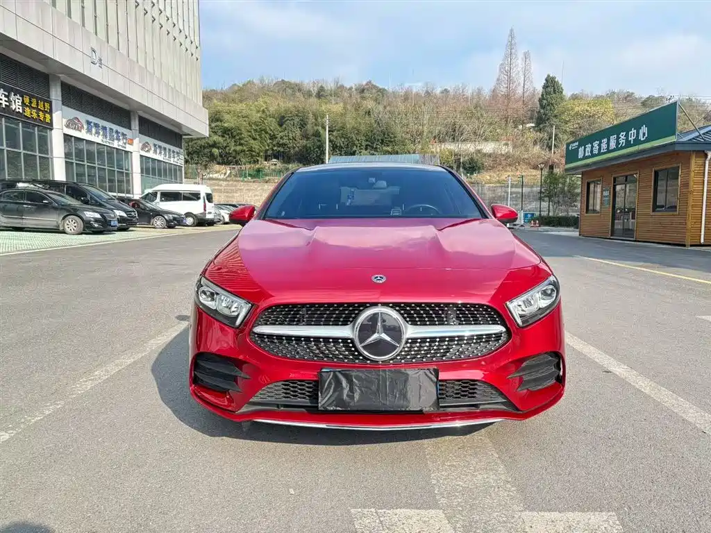 Mercedes-Benz A-Class 2022 Facelift A 200 L Sport Sedan Dynamic фото 2