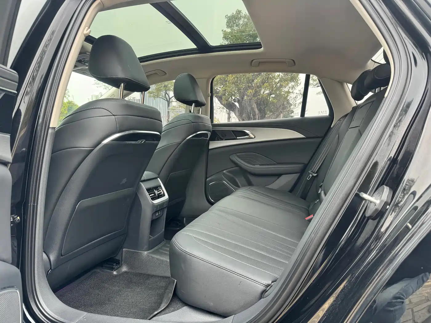 Hongqi H5 2024 1.5T DCT Smart Connect Flag Rhythm Edition фото 5