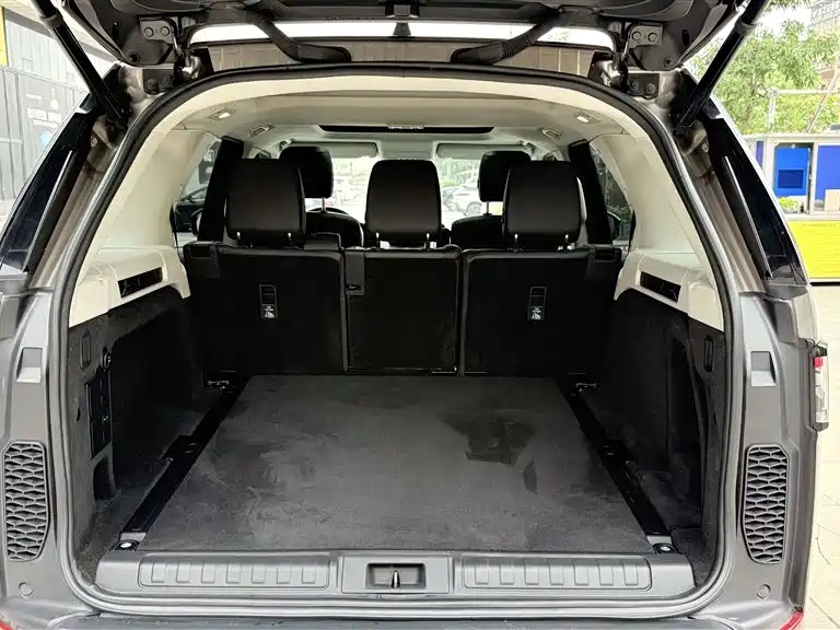 Land Rover Discovery 2017 3.0 SC V6 S фото 18