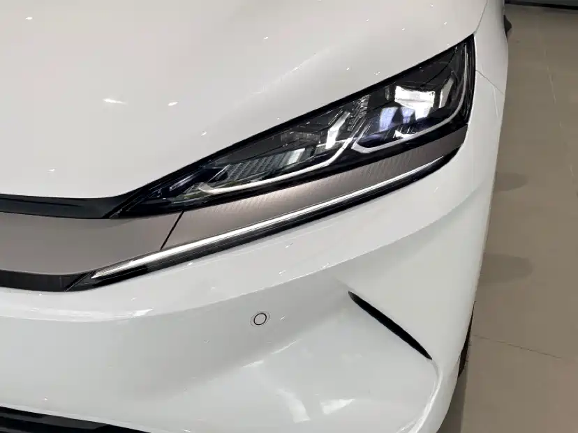 BYD Qin L 2025 EV 545KM Superior фото 5