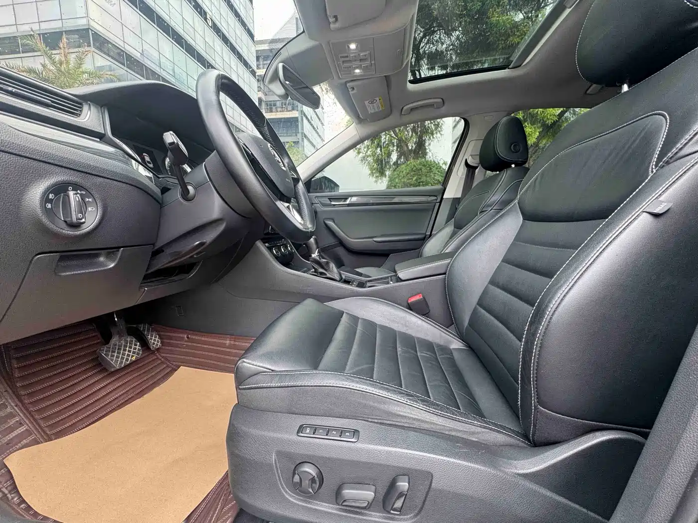 Škoda Superb 2018 TSI330 DSG Luxury Edition China V фото 4