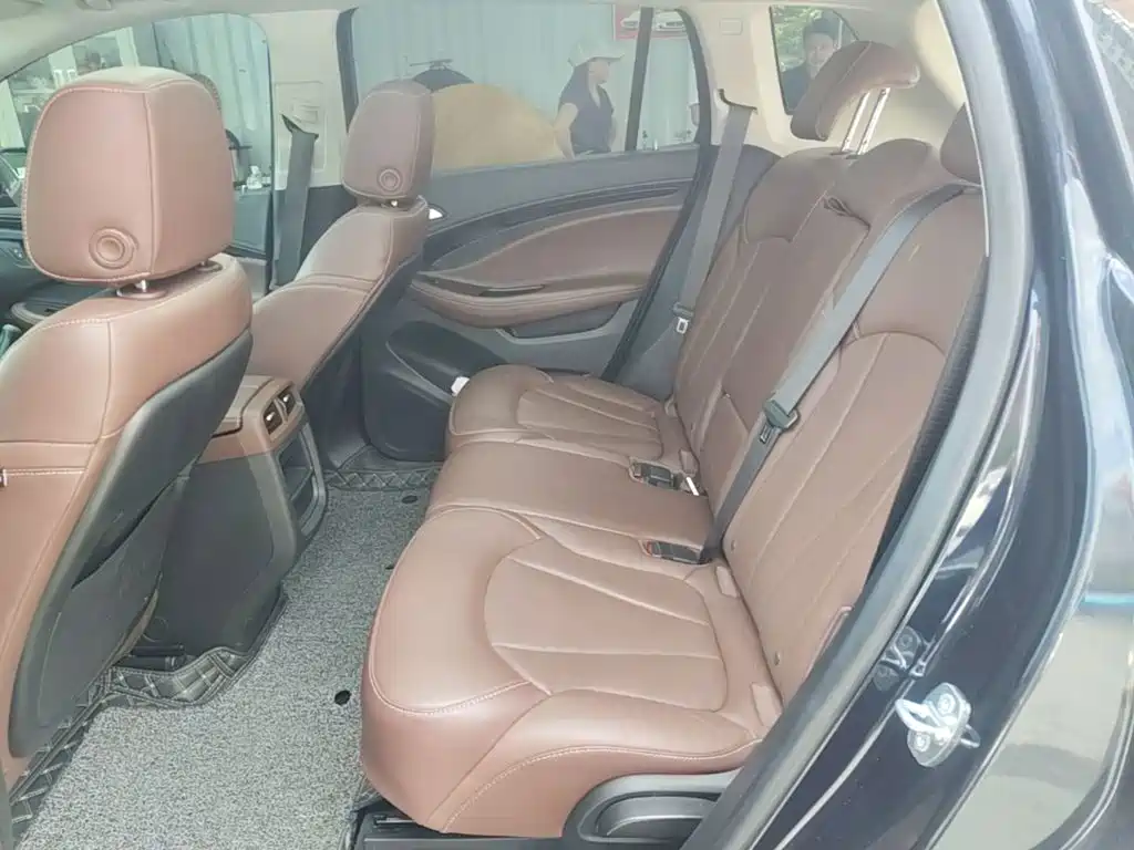 Photo 17 - Buick Envision Plus