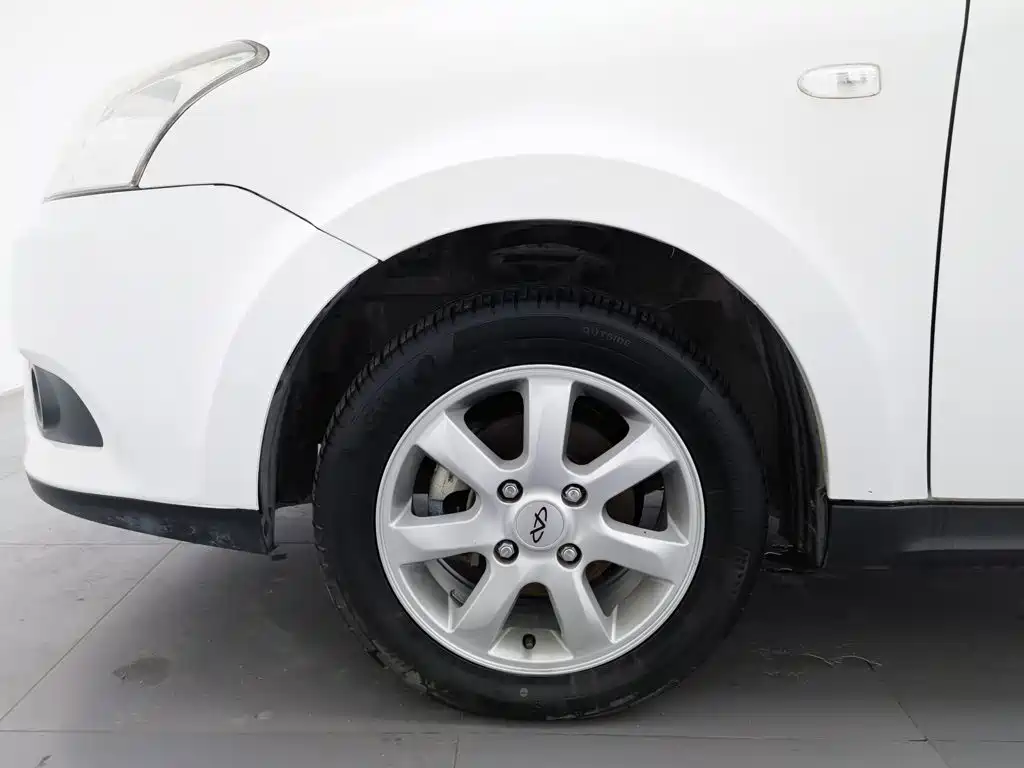 Chery E5 2012 2011 1.5L Manual Premium